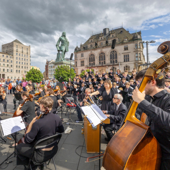 Feierstunde zur Er&ouml;ffnung der H&auml;ndel-Festspiele 2025 in Halle (Saale). Bild zeigt Musizierende auf Marktplatz.
